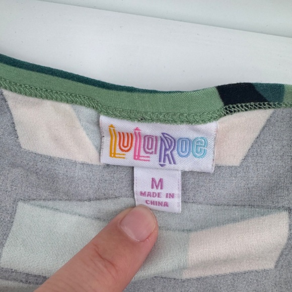 Lularoe Top Women Medium NEW Green Gigi Christmas Bear Short Sleeves Stretch - Picture 4 of 7